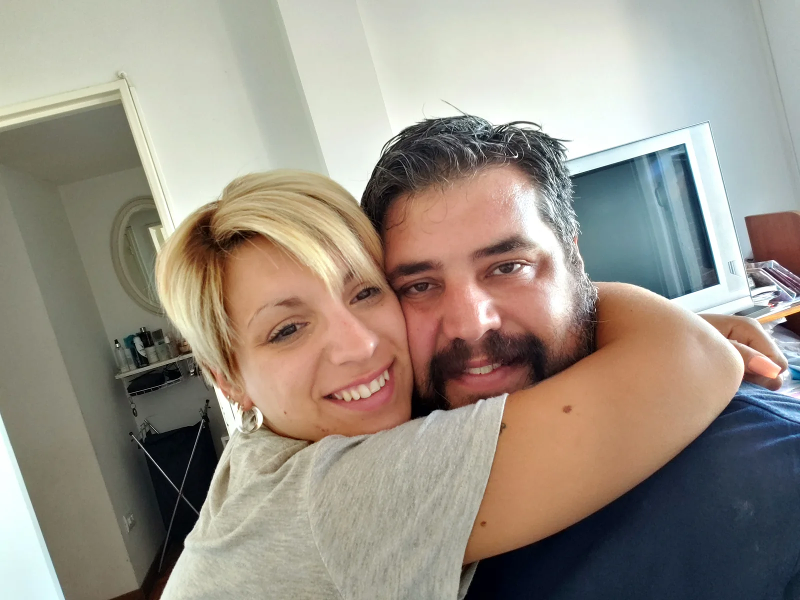 Un abrazo entre nosotros